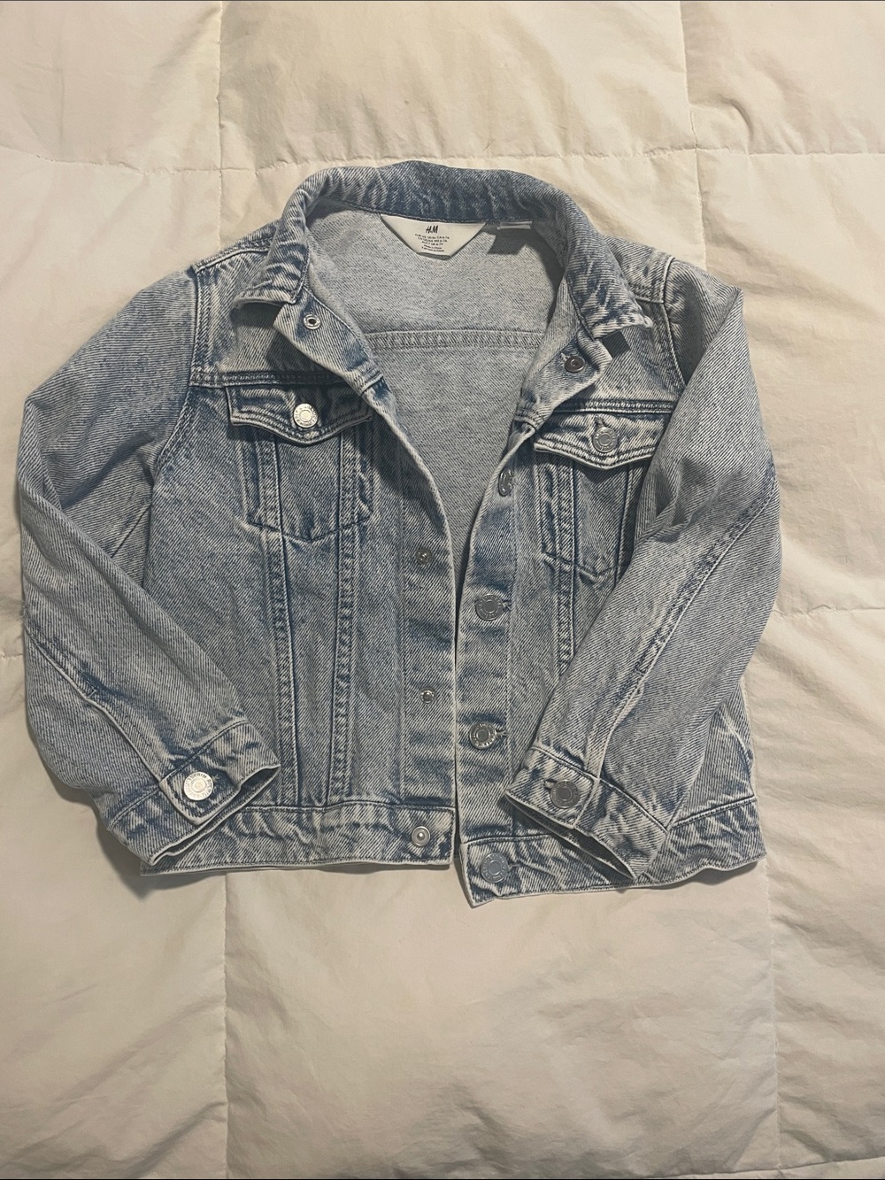 H&M Light Wash Denim Jacket in Pale Blue